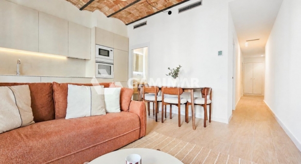 MAGNÍFICA VIVIENDA EN GRACIA
