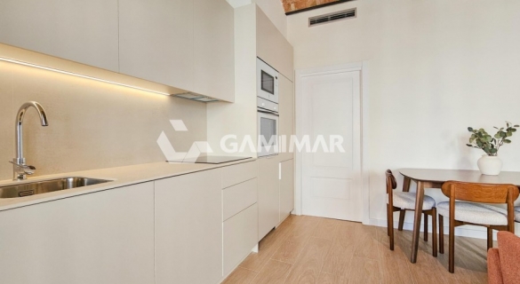 MAGNÍFICA VIVIENDA EN GRACIA