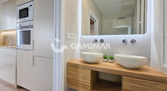 MAGNÍFICA VIVIENDA EN GRACIA