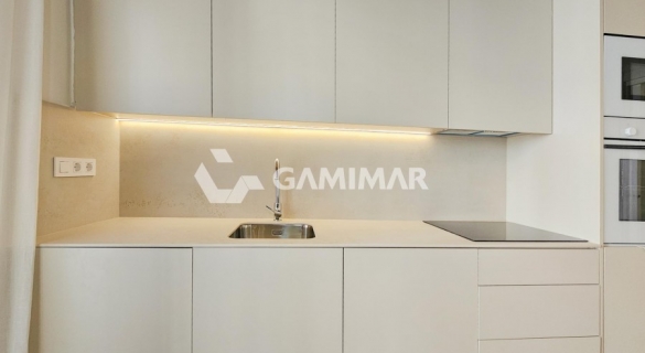 MAGNÍFICA VIVIENDA EN GRACIA