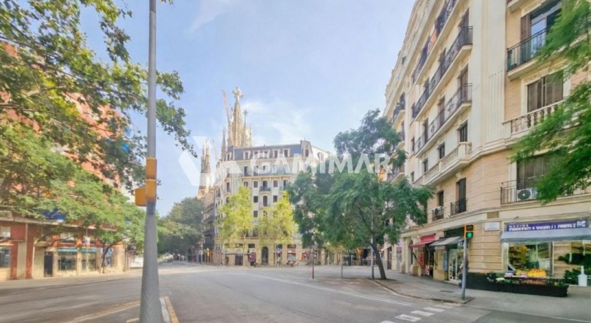 PISO EN EIXAMPLE