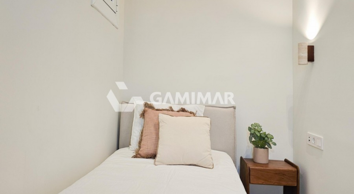 MAGNÍFICA VIVIENDA EN GRACIA