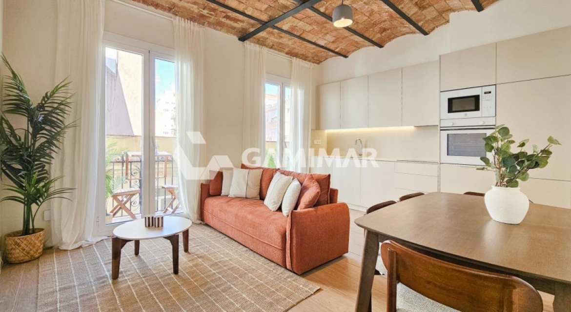 MAGNÍFICA VIVIENDA EN GRACIA