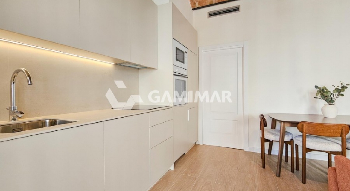 MAGNÍFICA VIVIENDA EN GRACIA
