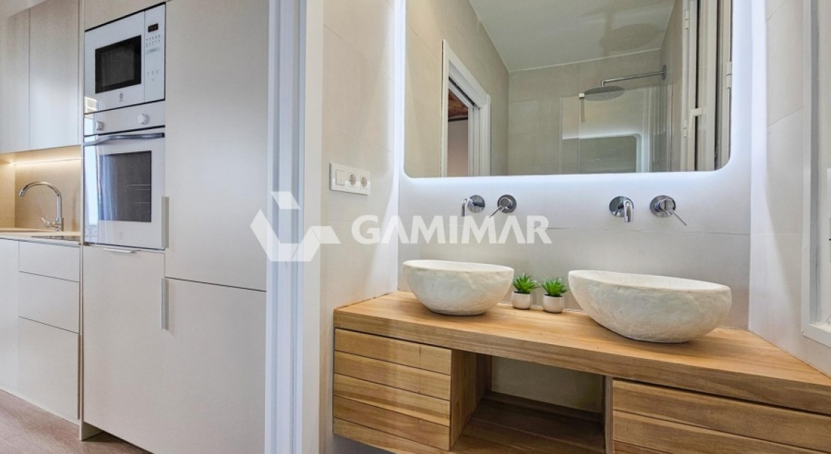 MAGNÍFICA VIVIENDA EN GRACIA